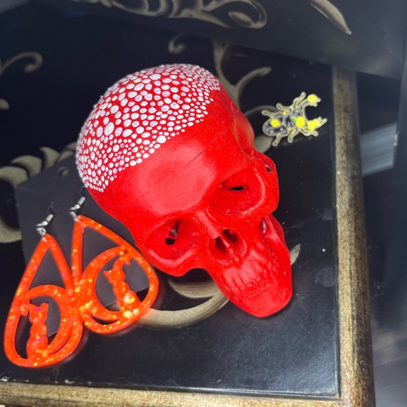 Custom made skull art💀🎨🖌️ - Picture 8 of 11